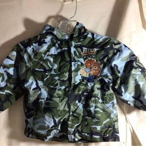 Kids' Hooded Camo Raincoat with Bear Patch - Green/Blue